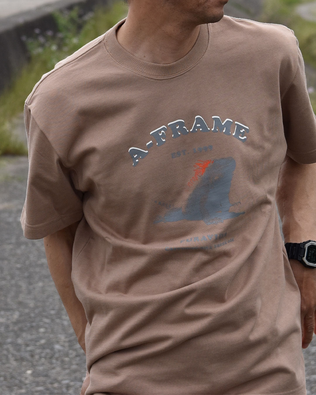A-frame Tシャツ ナチュラル 白 イグアナプリント